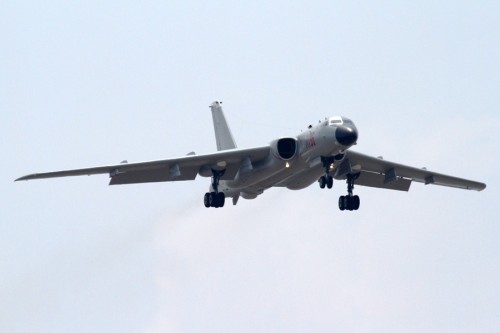 Máy bay ném bom chiến lược H-6K của Trung Quốc